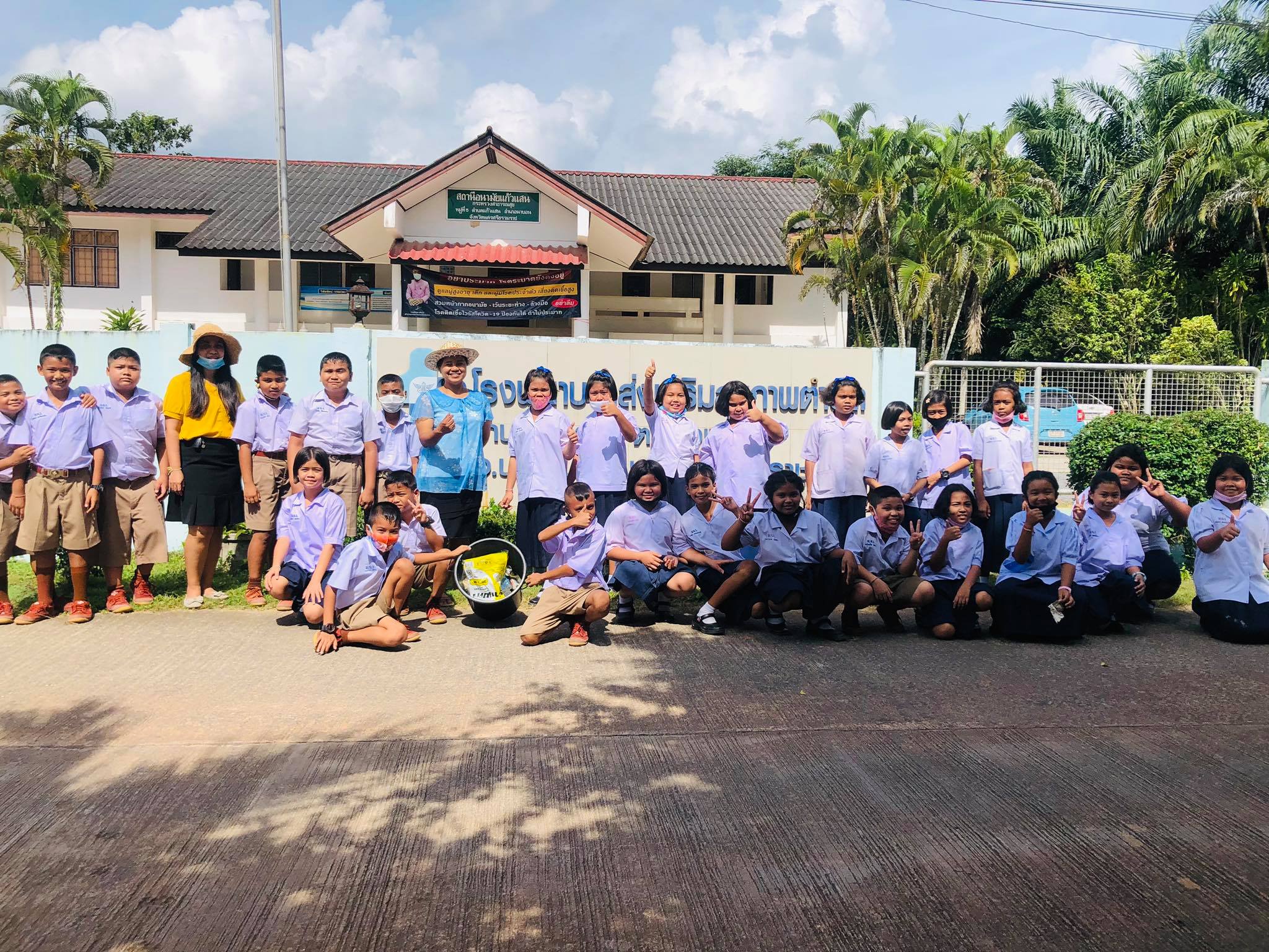  ป.4 เก็บขยะ(2).jpg